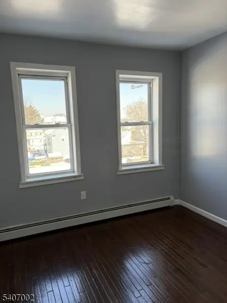 3 Mass Ct, Passaic City, NJ 07055