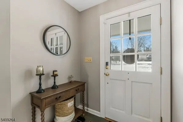 305 Raymond Ct, Bridgewater Twp., NJ 08807