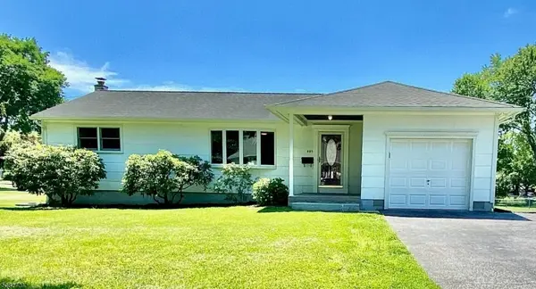 405 Hurley Dr, Hackettstown Town, NJ 07840