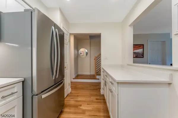 37 Chelsea Cir, Raritan Twp., NJ 08822