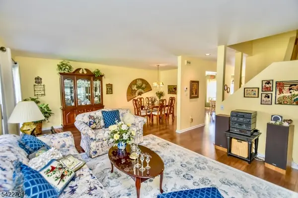 156 Brookside Ln, Mount Arlington Boro, NJ 07856