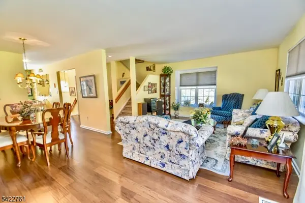 156 Brookside Ln, Mount Arlington Boro, NJ 07856