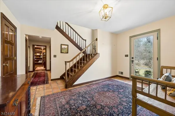 75 Farmersville Rd, Tewksbury Twp., NJ 07830