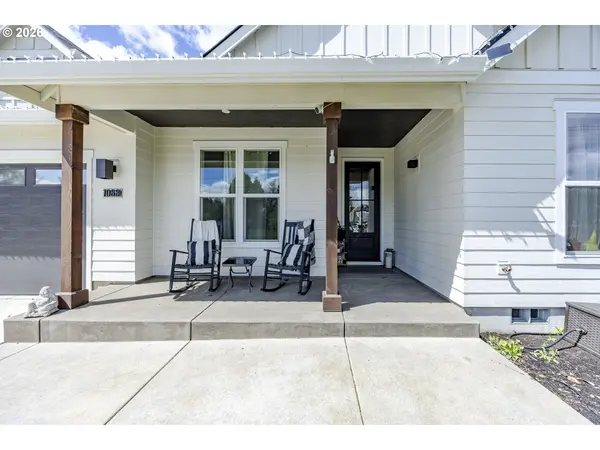 1068 KINTZLEY AVE, Springfield, OR 97478