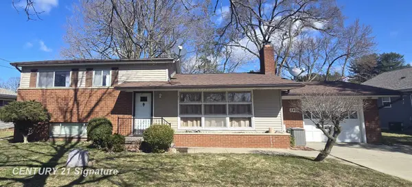 2400 Denise DR, Vienna Twp, MI 48420