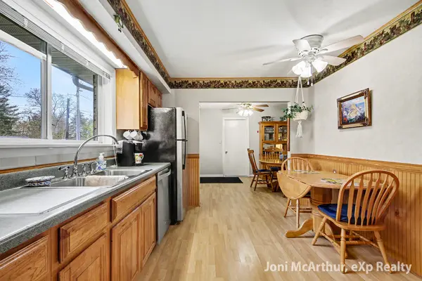 805 S Merry Lane TER, Greenville, MI 48838