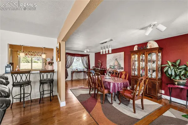 4011 Valley DR, Pueblo, CO 81008