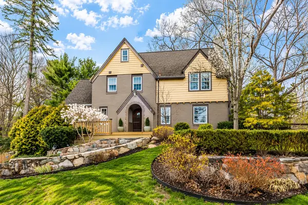 311 Awixa RD, Ann Arbor, MI 48104