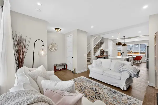 921 Cobblemore Common SW, Airdrie, AB T4B 5L9