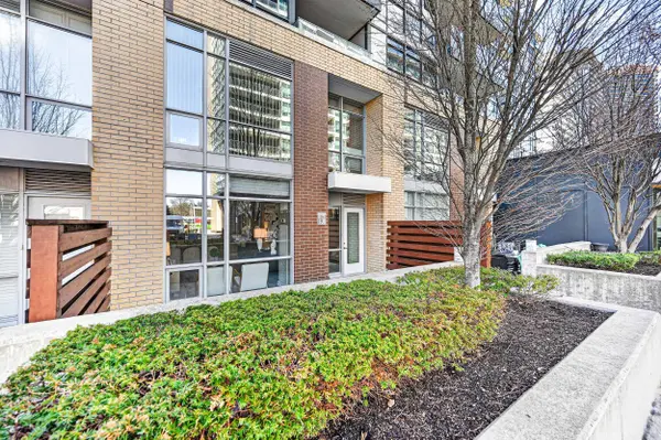 19 Singer CT #Th2, Toronto C15, ON M2K 0B2