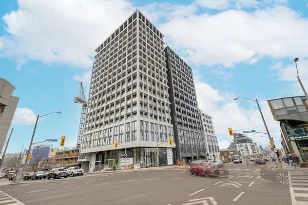 2020 Bathurst ST #311, Toronto C03, ON M5R 3H4