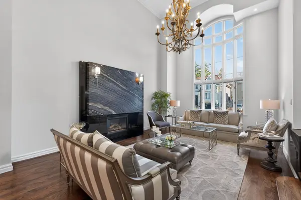 218 Hillcrest AVE, Toronto C14, ON M2N 3P2