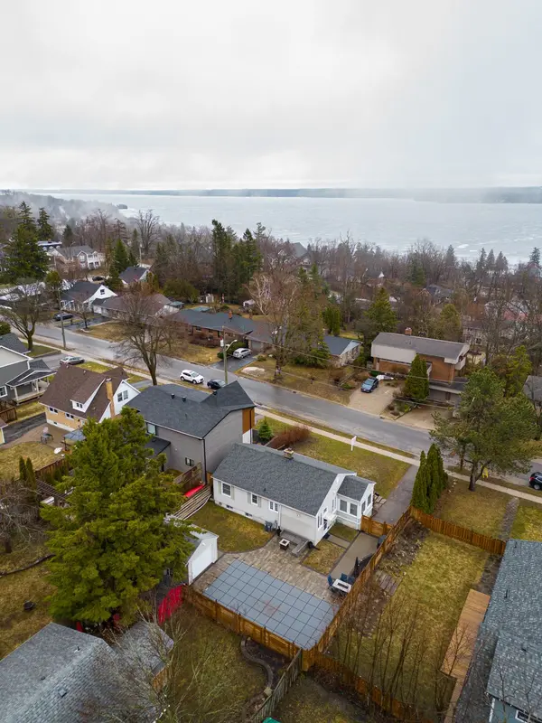 52 Highland AVE, Barrie, ON L4M 1N3