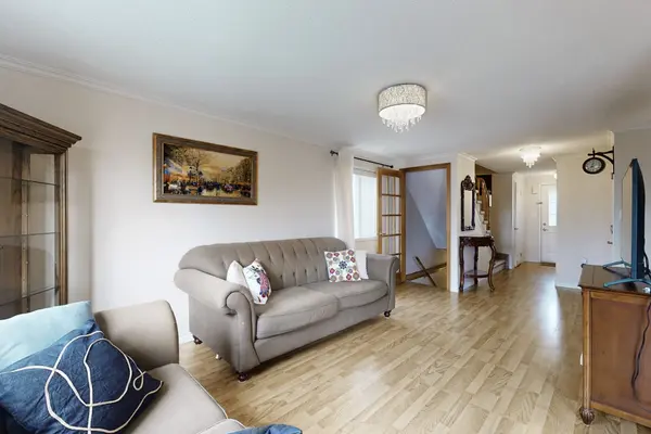 87 Wessenger DR, Barrie, ON L4N 8P8