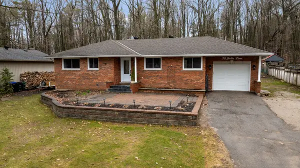 30 Jodies LN, Springwater, ON L0L 1X1