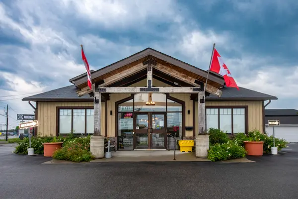 1086 Riverside DR, Timmins, ON P4R 1A2