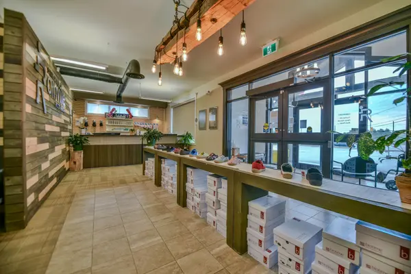 1086 Riverside DR, Timmins, ON P4R 1A2