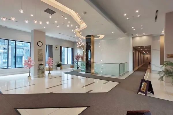 35 Watergarden Dr. DR #615, Mississauga, ON L5R 0G8