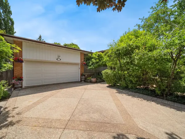 18 Claypine TRL, Brampton, ON L6V 3L9