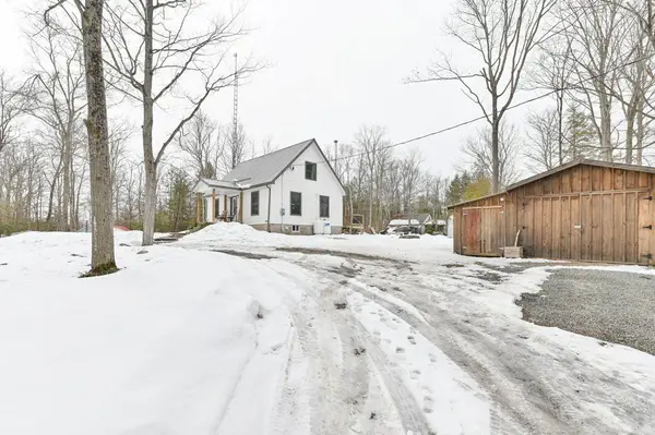 12 Cosgrove LN, Stirling-rawdon, ON K0K 2M0