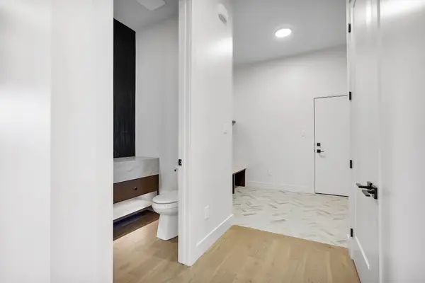 7132 SILVER CREEK CIR, London South, ON N6P 0G9