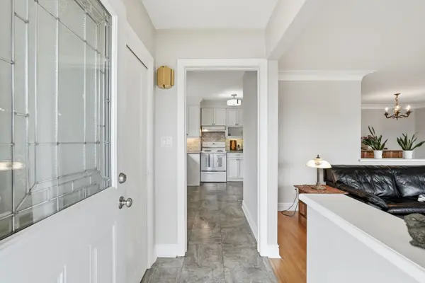 62 Grenadier DR, Hamilton, ON L8T 4E3