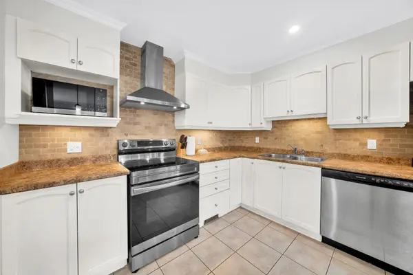 436 Claridge DR, Barrhaven, ON K2J 5J2