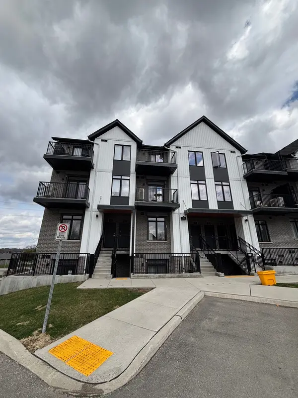 405 Myers RD #2, Cambridge, ON N1P 0B6