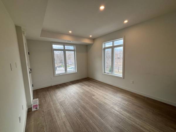 405 Myers RD #2, Cambridge, ON N1P 0B6