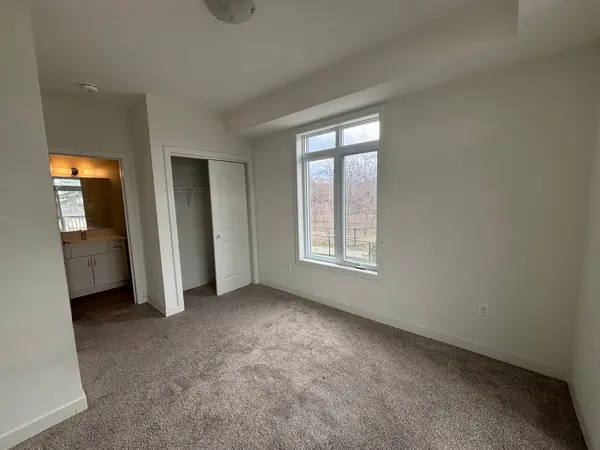 405 Myers RD #2, Cambridge, ON N1P 0B6