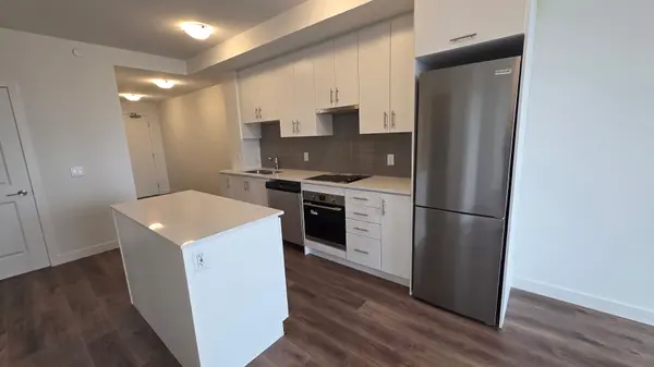 461 Green RD #923, Hamilton, ON L8E 0L5