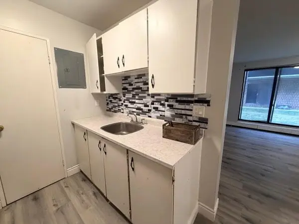 43 Taylor AVE #101, Chatham-kent, ON N7L 2T4