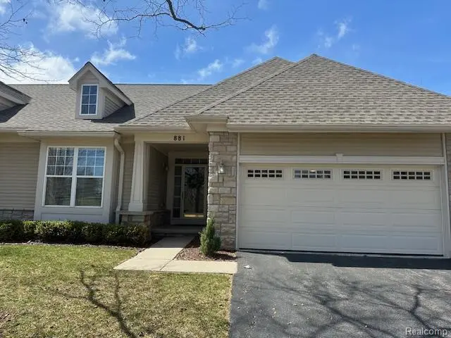 881 Stony Lake CT, Oxford Charter Township, MI 48371