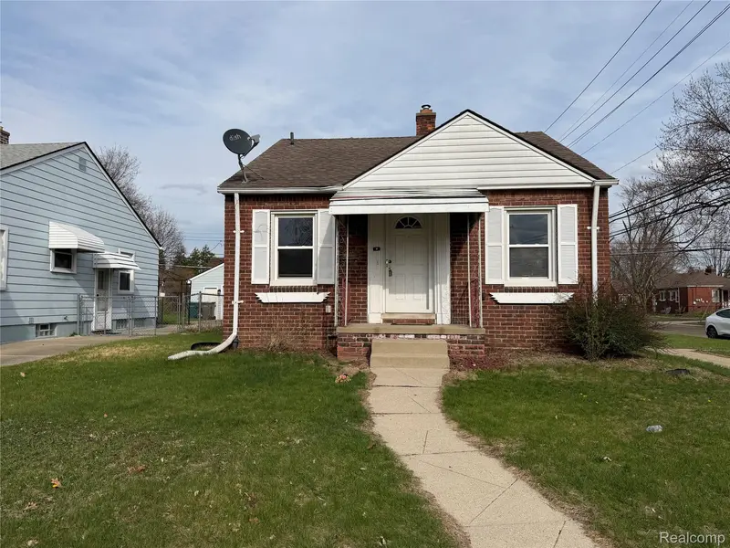 2000 N Melborn ST, Dearborn, MI 48128