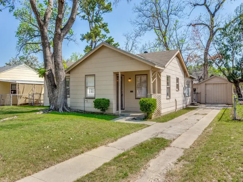 5433 Thomas Lane, River Oaks, TX 76114