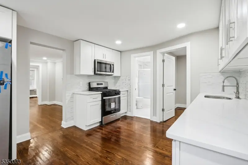 621 Roosevelt Ave, Carteret Boro, NJ 07008