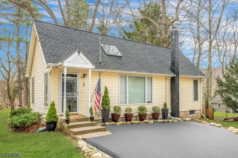 3 Redmans Dr, Jefferson Twp., NJ 07438