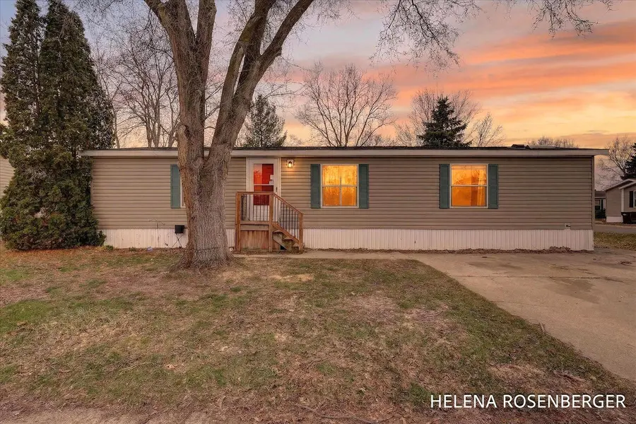 5032 Squaw Valley LN #102, Allendale Twp, MI 49401