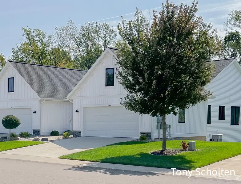 944 Harper Woods DR SW, Byron Twp, MI 49315
