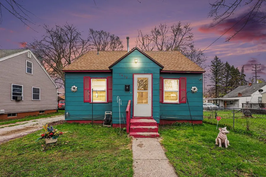 1974 Kinsey ST, Muskegon City, MI 49441
