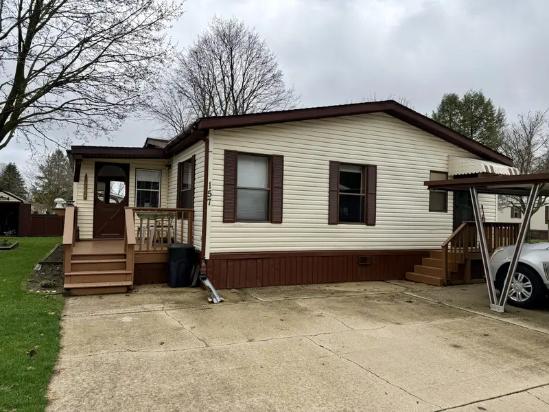 157 Apple CT, Muskegon Twp, MI 49445