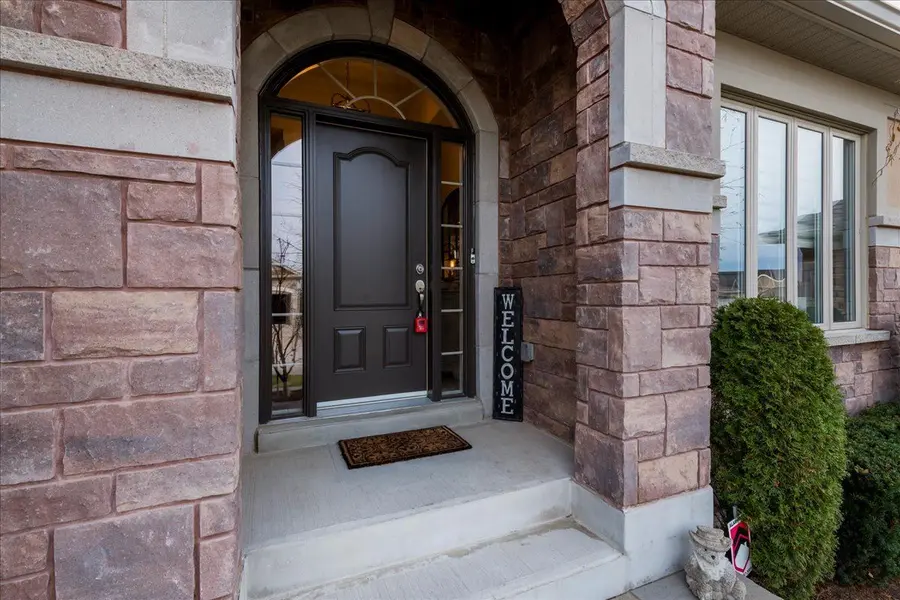 222 Ridge WAY, New Tecumseth, ON L9R 0H2