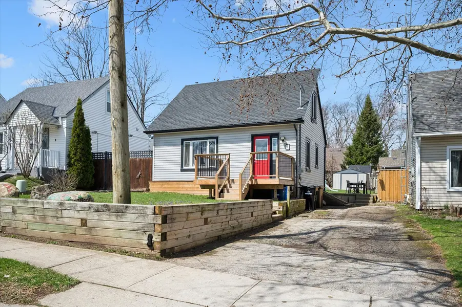 6 2 AVE, Cambridge, ON N1S 2B8