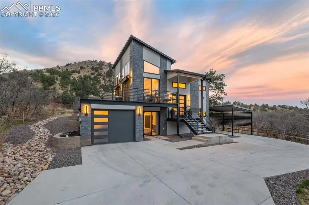 284 Crystal Park RD, Manitou Springs, CO 80829