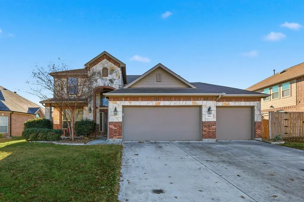 1529 Enchanted Sky Lane, Fort Worth, TX 76052