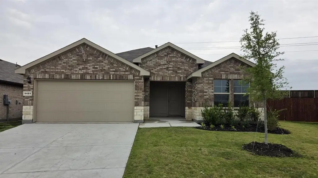 9401 MINT HILL Drive, Fort Worth, TX 76108