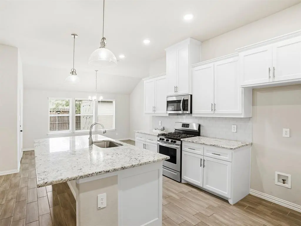 640 Mooney Drive, Saginaw, TX 76179