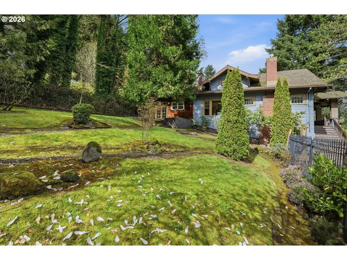 9889 NW HOGE AVE, Portland, OR 97231