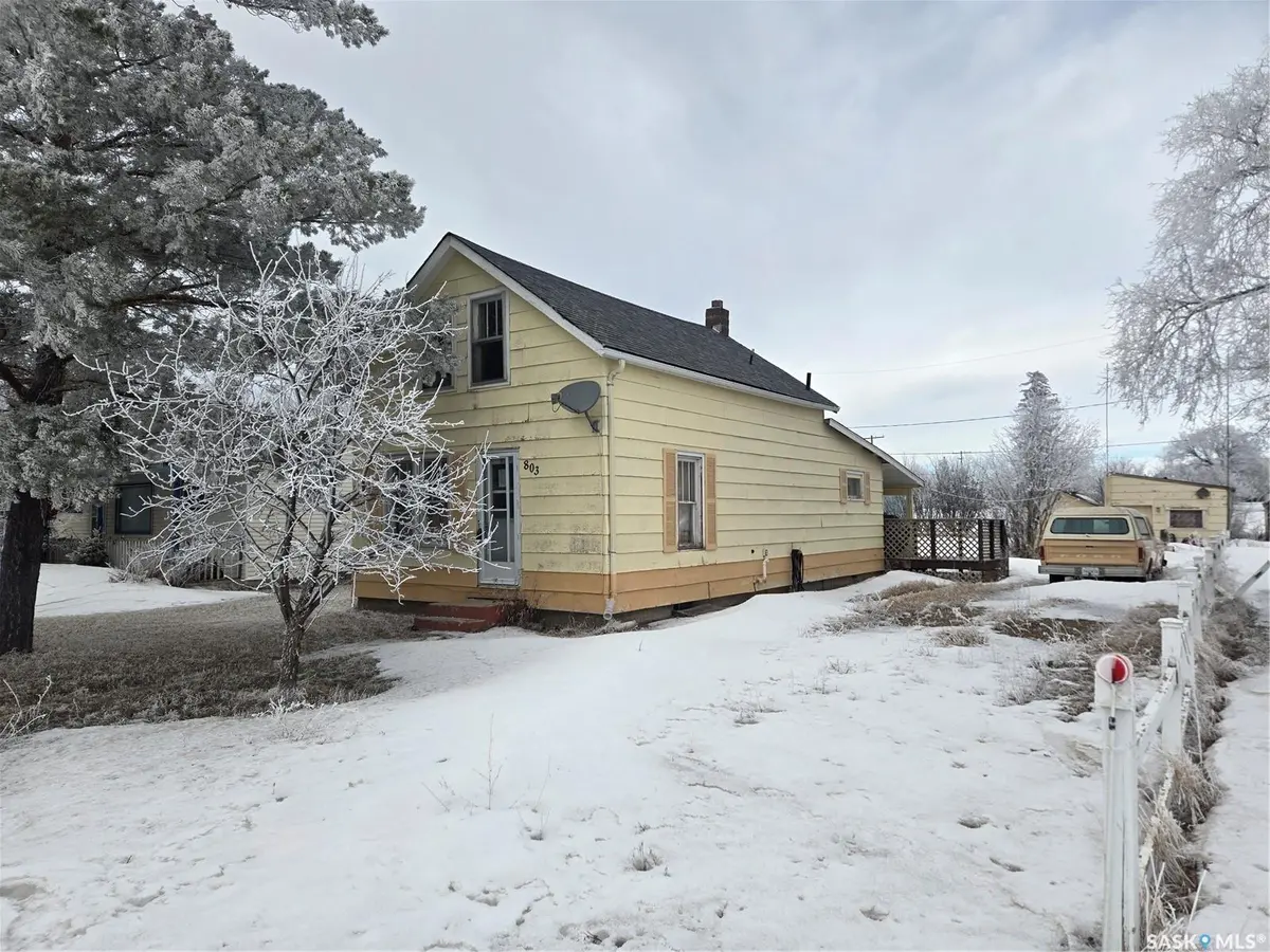 803 Hall STREET, Loreburn, SK S7H 0C1