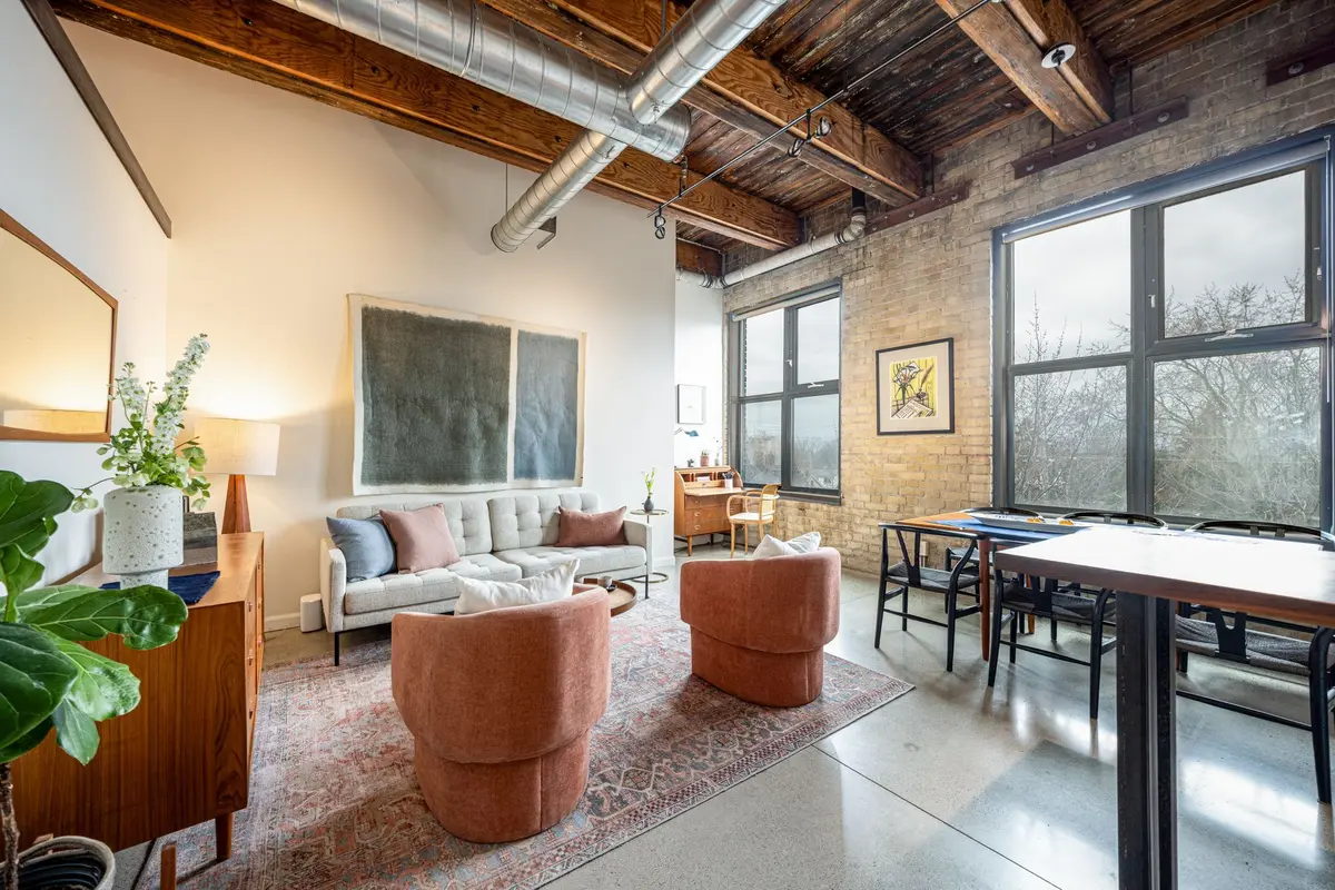 363 Sorauren AVE #309, Toronto W01, ON M6R 3C1